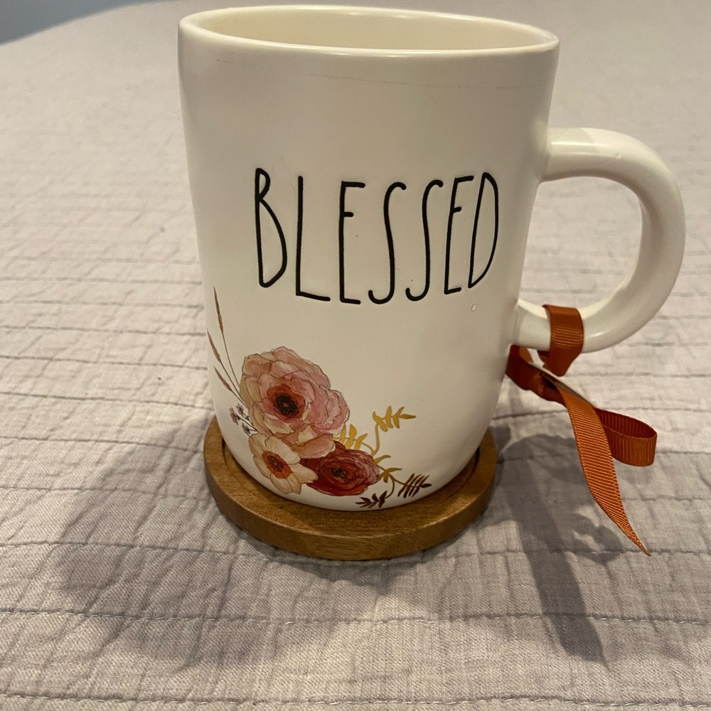 Rae Dunn “BLESSED” Mug w/ Wooden Lid & Coaster | Floral | Artisan Collection NWT - Picture 3 of 5
